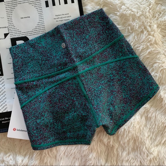 ❌SOLD❌Lululemon In Movement Short *Everlux 2.5" - Picture 4 of 4